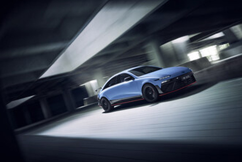 Hyundai IONIQ 6 N Electrifies Goodwood with High-Performance EV Debut