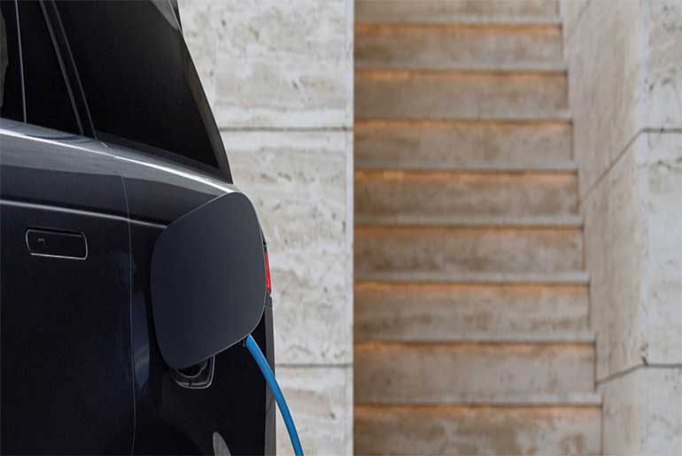 JLR partners with ev.energy to pilot smart EV charging, enhancing sustainability and reducing costs for luxury electric vehicle owners.