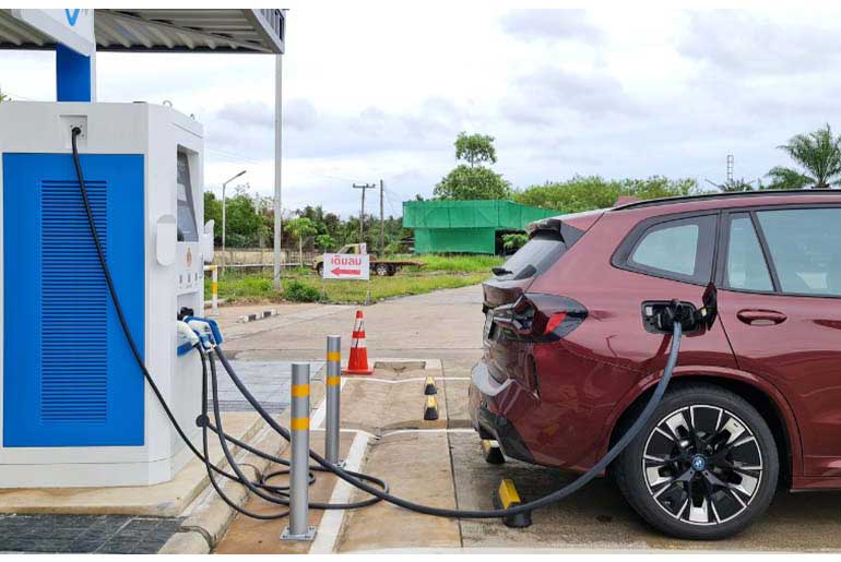 PMC plans to expand EV charging and introduce battery swapping for two- and three-wheelers to boost electric mobility in Pune.