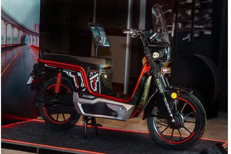 Kinetic Green Launches E-Luna Prime Electric Moped at ₹82,490 with Up to 140 km Range