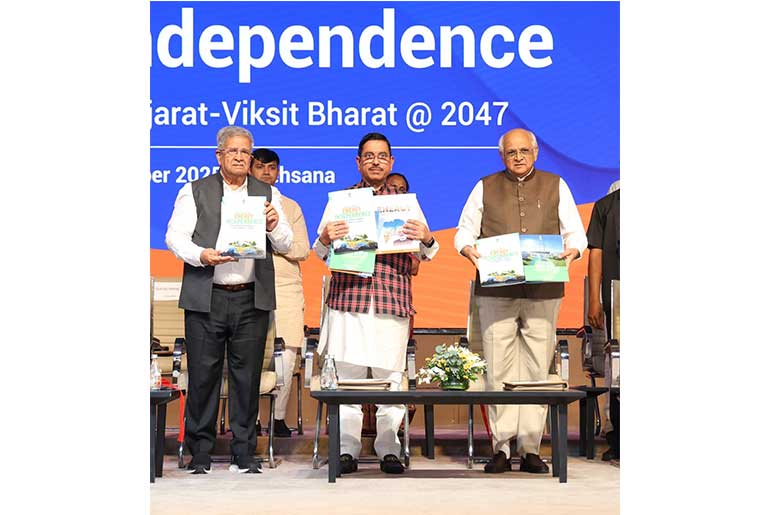 Union Minister Pralhad Joshi Applauds Gujarat’s Clean Energy Milestone at Vibrant Gujarat Conference