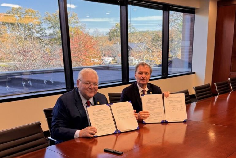 StarCharge Americas and Beneficial Holdings Sign Landmark $3.2 Billion Energy Deal