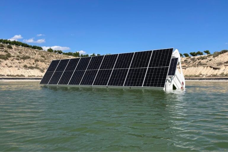 Oriana Power Wins 234 MW Floating Solar EPC Contract at Maithon Dam