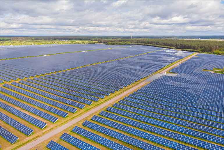 How India’s Solar Megaplants Are Rewiring the Grid