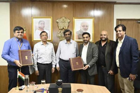 MoRTH Signs PARIVARTAN Scheme MoUs with Olectra and Montra Electric MoRTH Signs PARIVARTAN Scheme MoUs with Olectra and Montra Electric