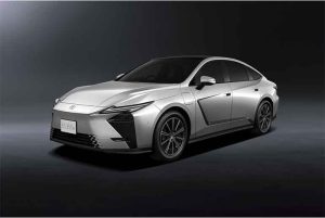Lexus ES Adopts Makroblend UT235M for Large Exterior Part Using In-Mold Coating